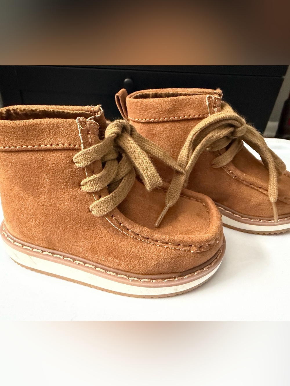 GAP size 5 baby Kids Brown tan Suede Shoes like new